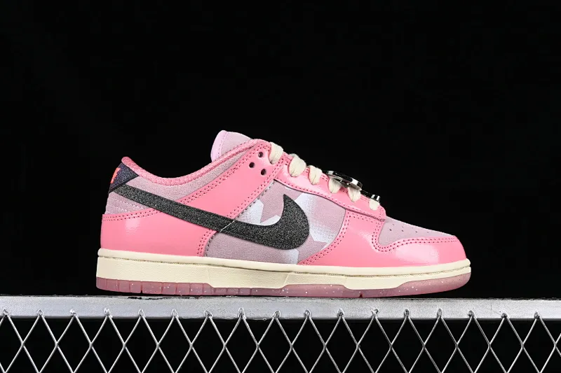 All categories Nk SB Dunk series Nk SB Dunk Low low-top sneakers C version Nk Dunk Low "Barbie" Barbie SB low-top sports and leisure sneakers FN8927-621